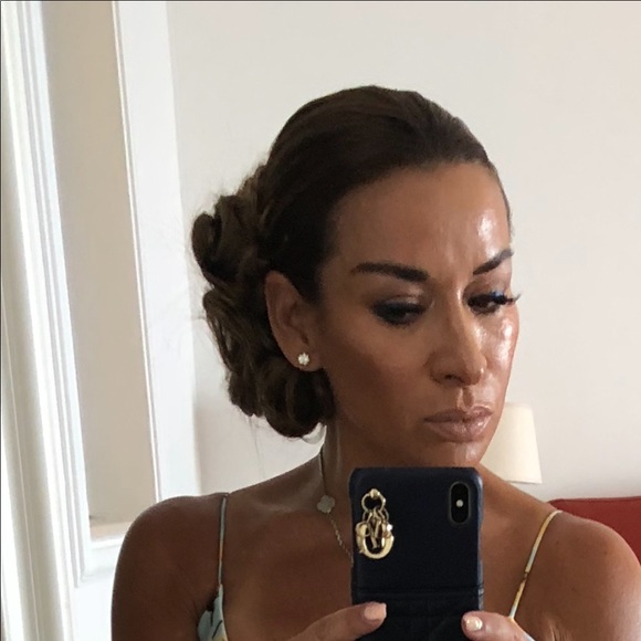 Meet your Posher, Gabriela - Picture 1 of 1